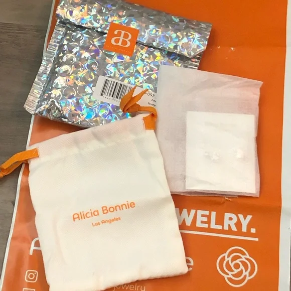 New Alicia Bonnie Echo silver earrings - Picture 5 of 5